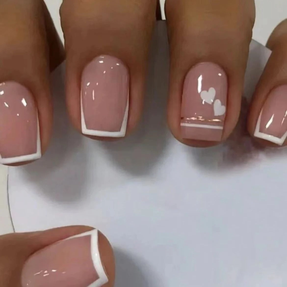 24PCS White Heart French Tip Press On Nails