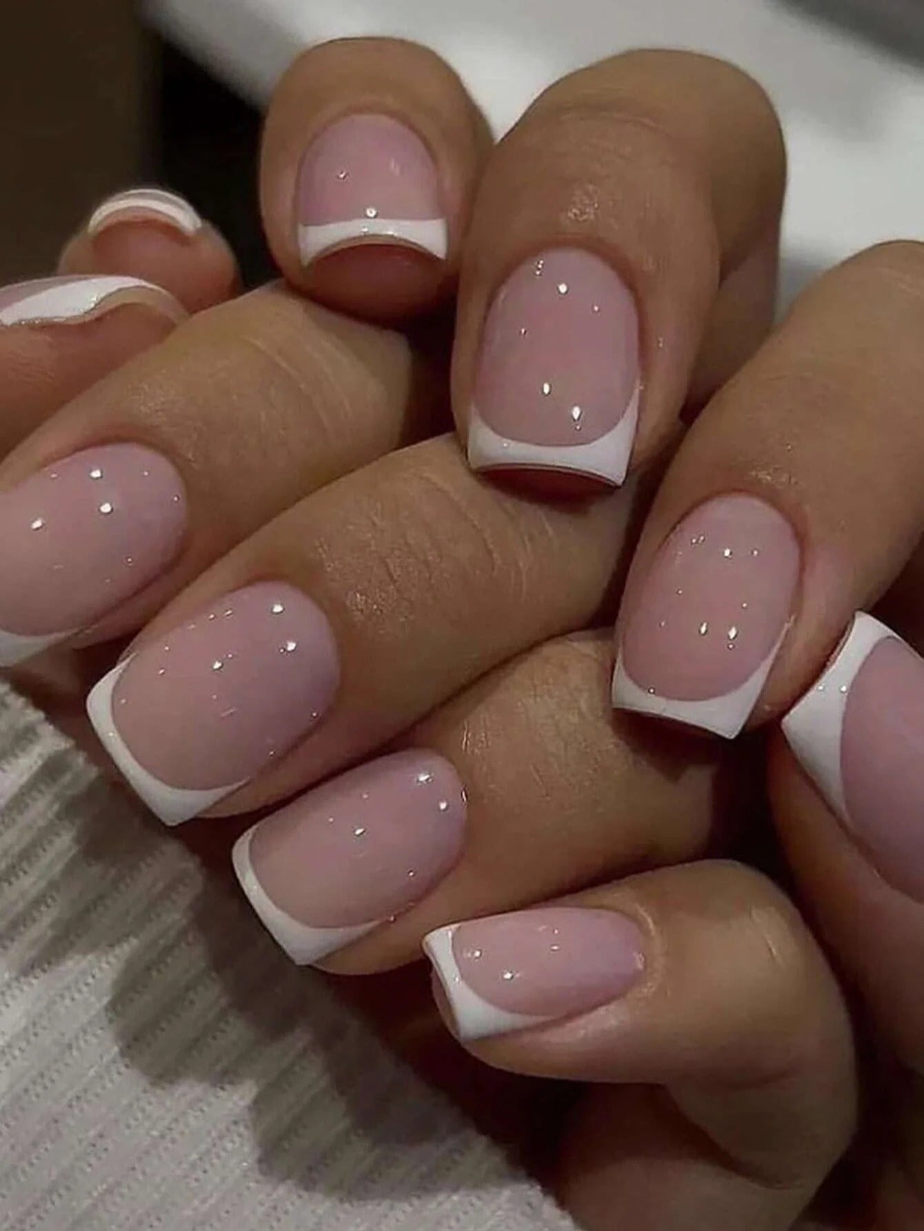 24PCS White Heart French Tip Press On Nails