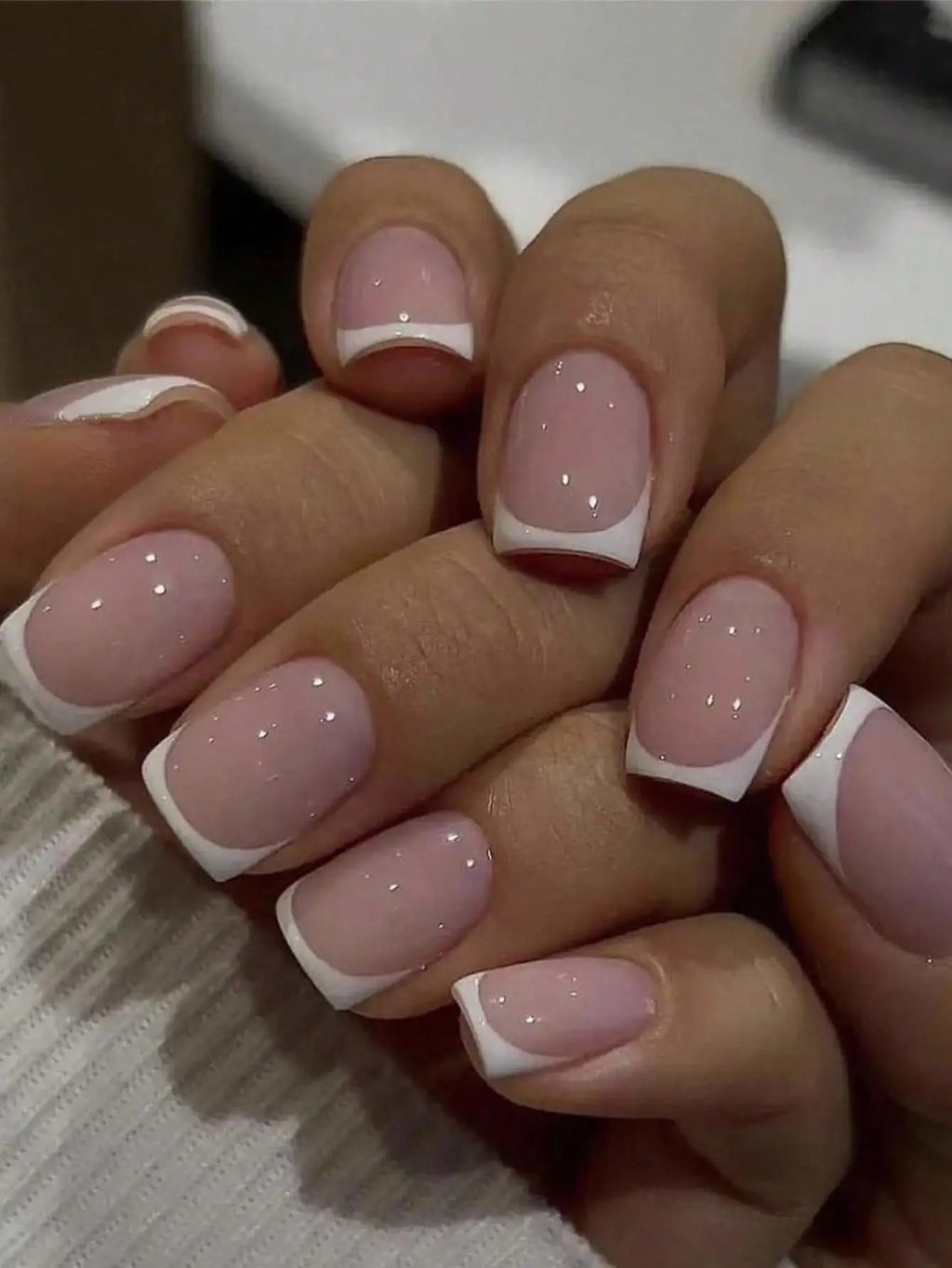 24PCS White Heart French Tip Press On Nails