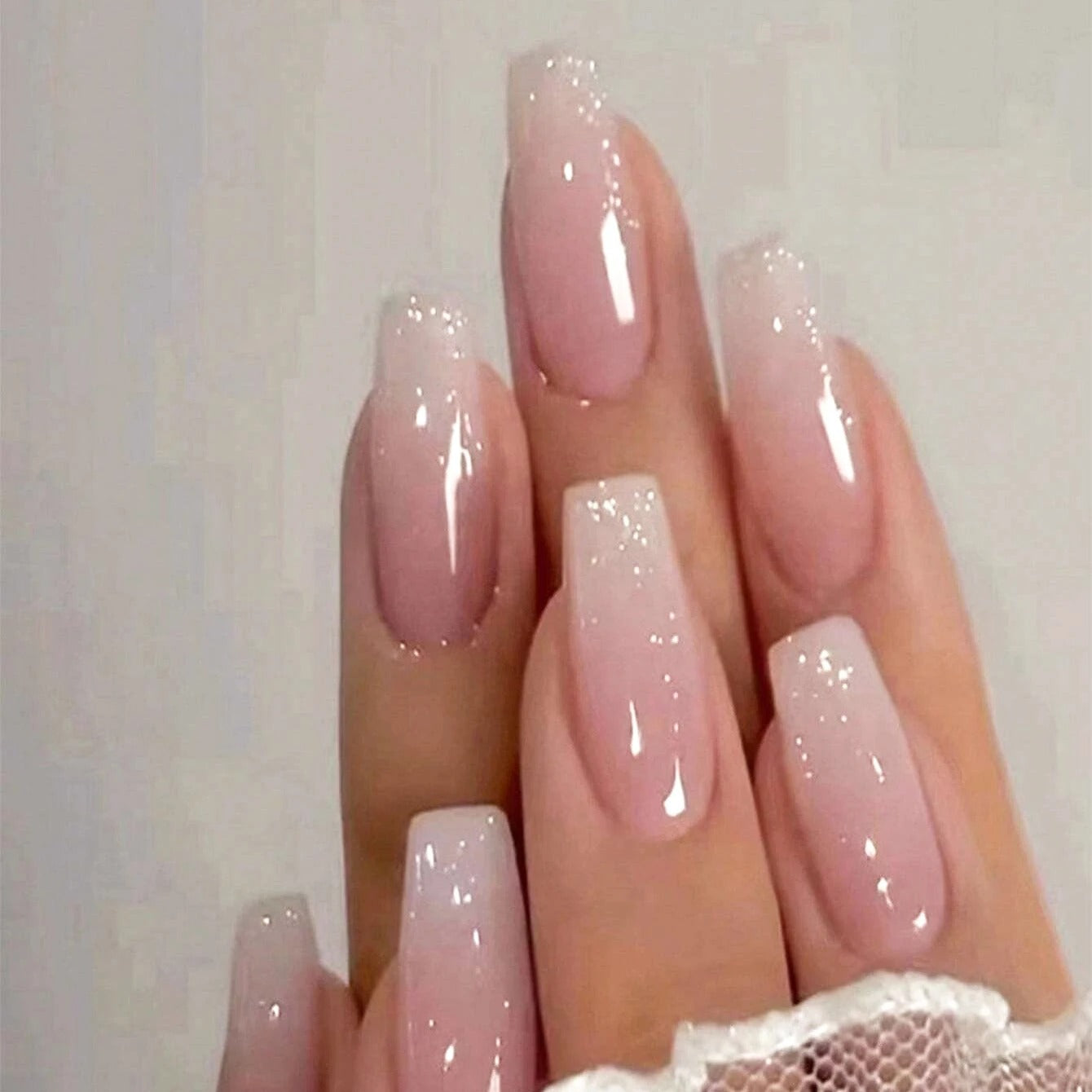 24PCS White Heart French Tip Press On Nails