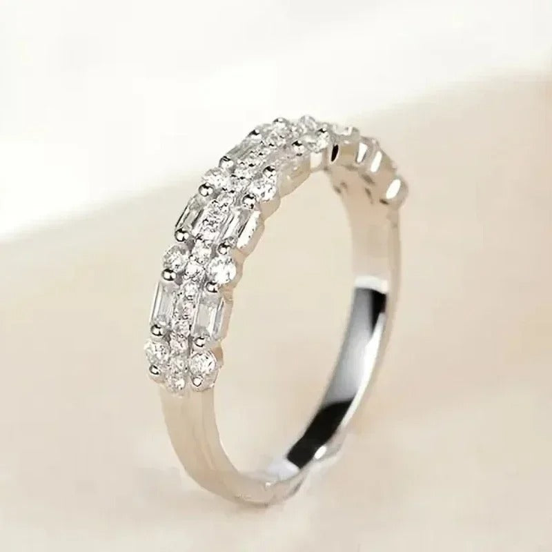 Zirconia Finger Ring for Women – Elegant Engagement & Party Jewelry