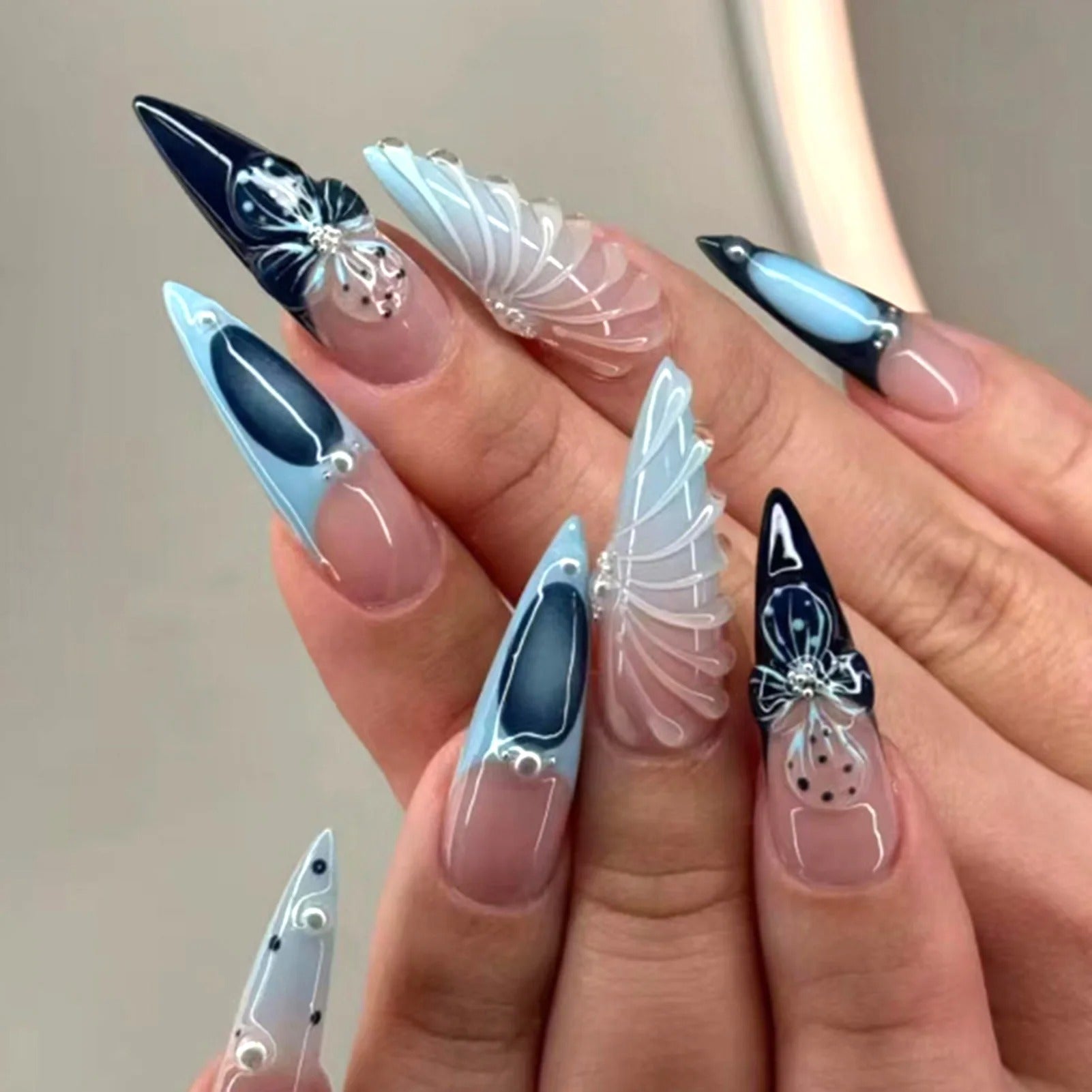 24PCS Press On Acyrlic Nails Leopard Flower Design Fake Nails Long Almond 3D Golden Stripes Decor French False Nails Removable